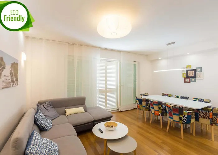 Antonio's Luxury Lägenhet