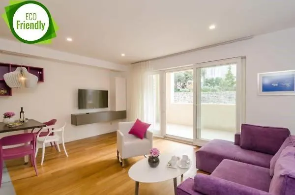 Antonio's Luxury Lägenhet *