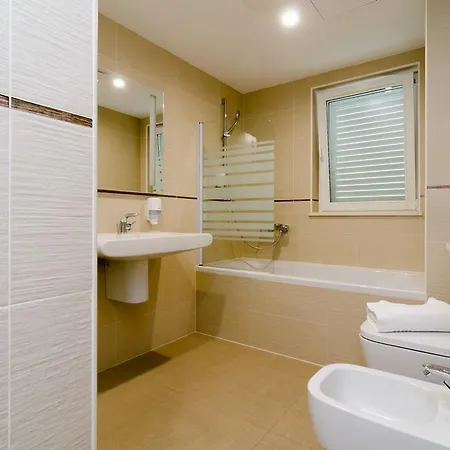 Antonio's Luxury *