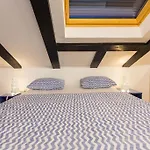Antonio's Luxury Apartamento *
